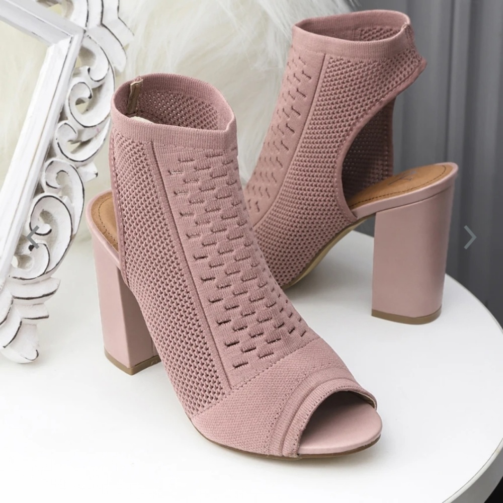 Heels - Picture 8 of 8